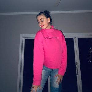 SKIP TO FRIDAY Long sleeve Top